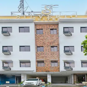 Hotel Oyo 896 Silverio Suites **